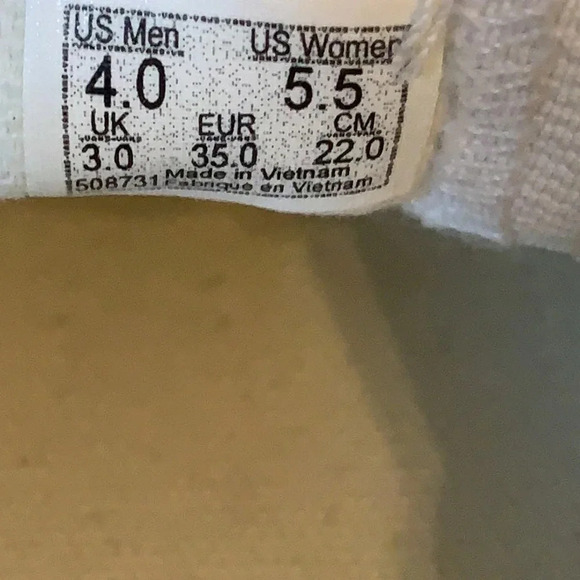 Vans Skull Print Skate Sneakers Classic Slip On Women’s 5.5 New - Picture 4 of 9